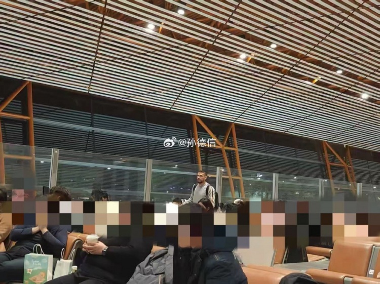 开云体育-媒体人：斯坦丘已落地中国今晚将抵达大连，即将加盟大连英博