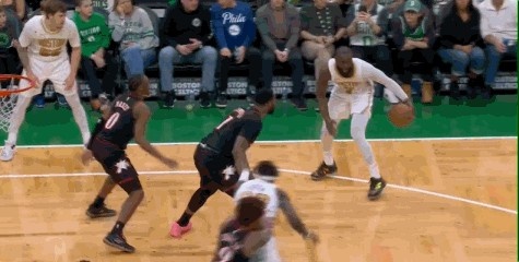 开云体育-突然上头！乌布雷为队友出头一把推翻科塔 被吹一级恶意犯规