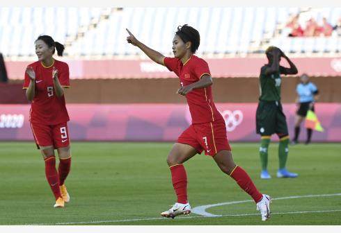 开云官方-独木难支!王霜完美四喜难换3分 孱弱防线拉后腿