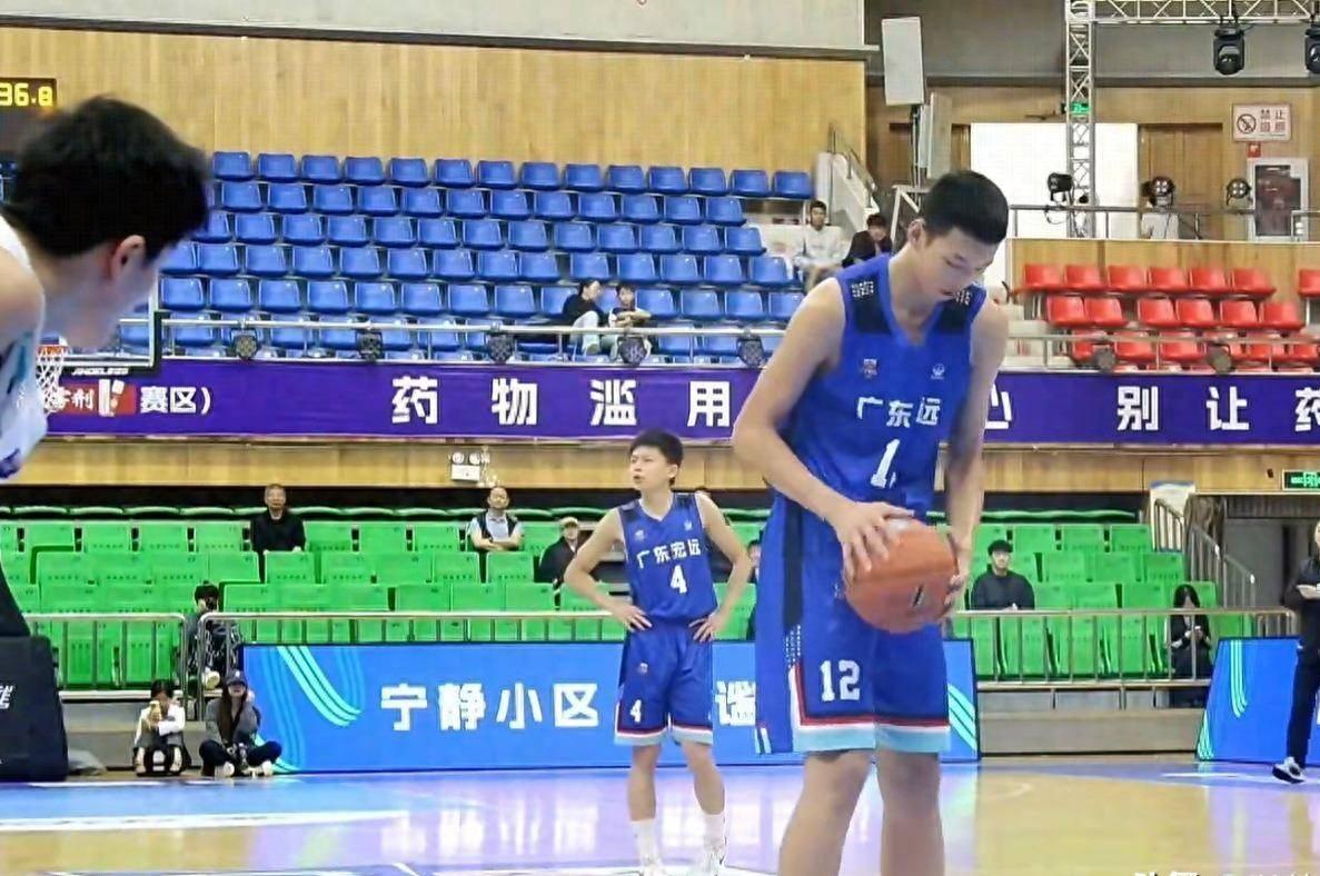 开云中国-朱芳雨早已注意他3年，15岁身高2米07，11投全中，真是个好苗子